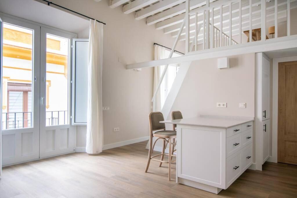 G12 Trendy And Comfy Bright Loft Meters From Bullring And Trianas Bridge, Galera Street Lejlighed Sevilla Eksteriør billede